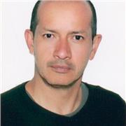 Profesor de dibujo artístico con experiencia en clases para niños y adultos